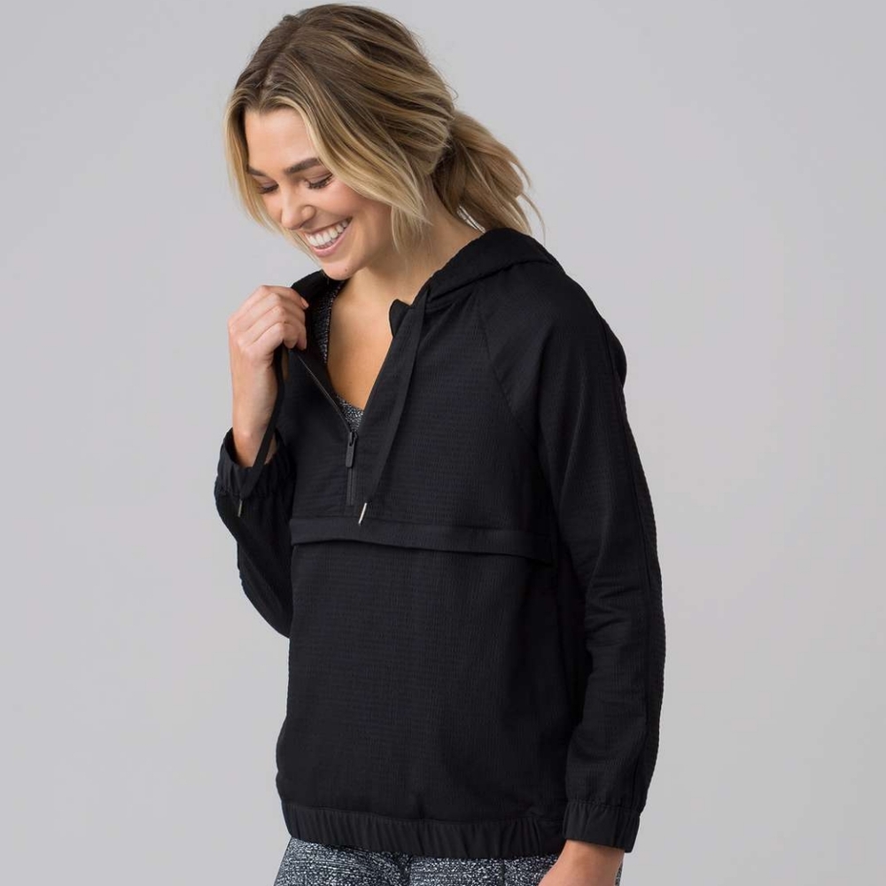 Lululemon pack light 1/2 zip size 10